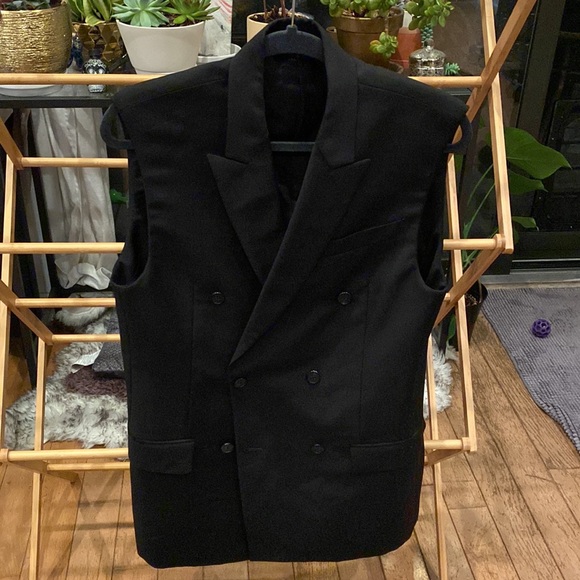 Givenchy tailored vest great closet staple - Picture 7 of 11